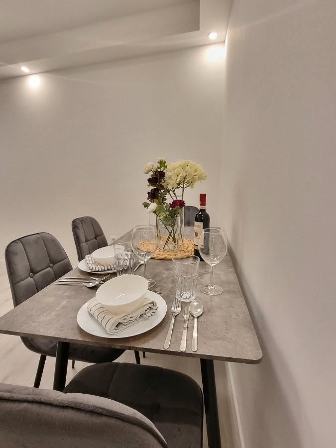 Apartamento Un Ami Pula Exterior foto